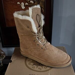 AU&MU Tan Suede Fur-Lined Boots